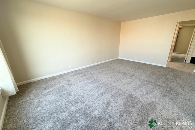 Building Photo - Fully Remodeled 3BR/2BA Home with 2 Car Garage in SF