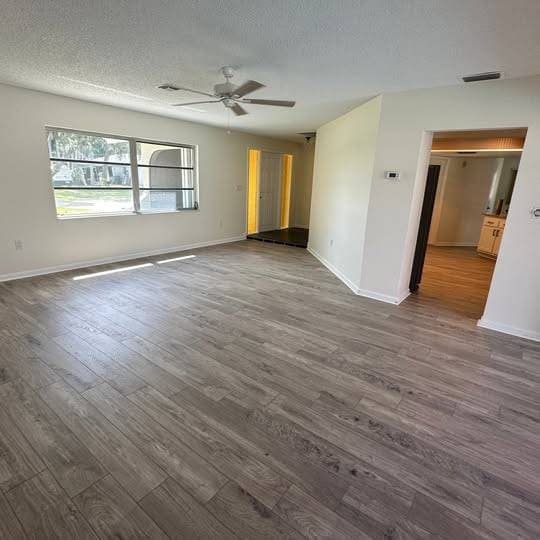 Building Photo - 1355 Mager St