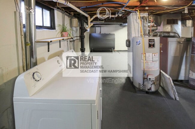 Building Photo - 5 Staples St