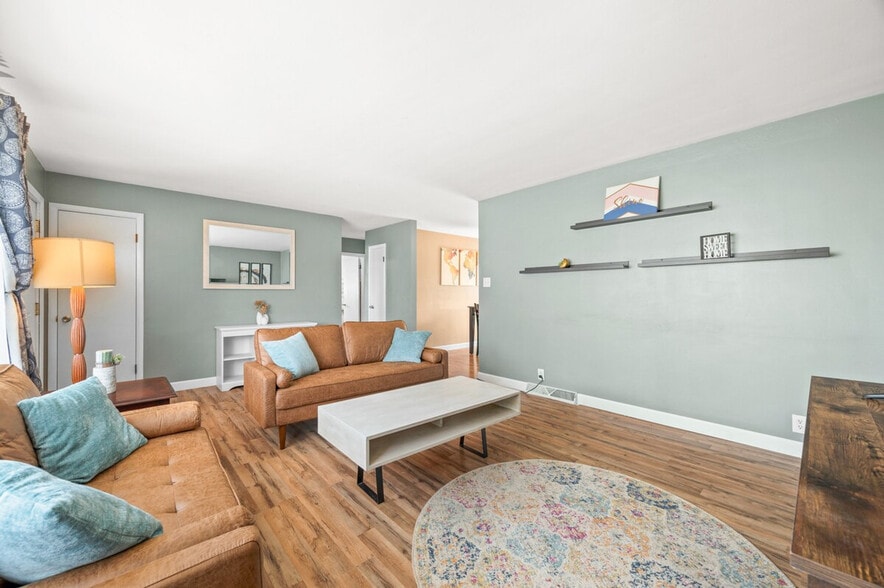 Building Photo - 2913 13th St