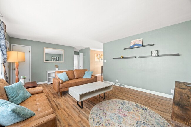 Building Photo - 2913 13th St