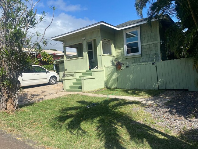 Primary Photo - cozy home in Wailuku