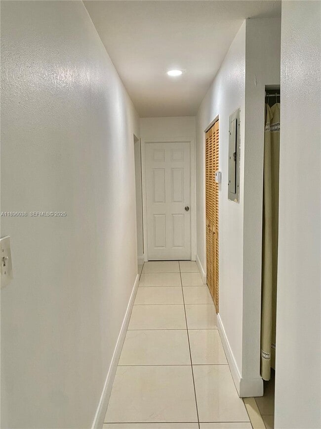 Building Photo - 12 Andros Rd