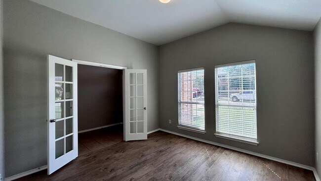 Building Photo - 2037 Rachel Ln
