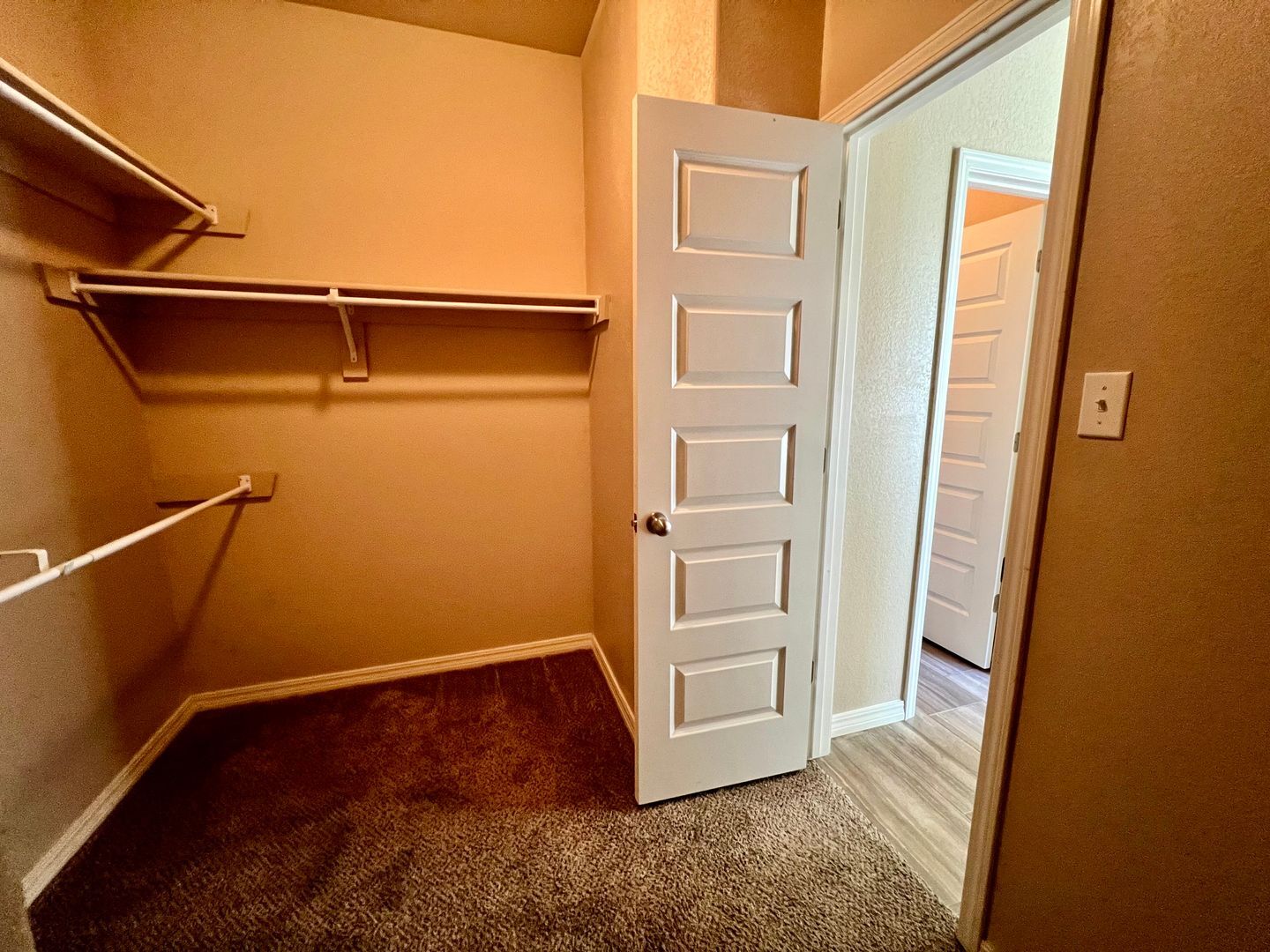 Building Photo - 615 Ridge Point Dr