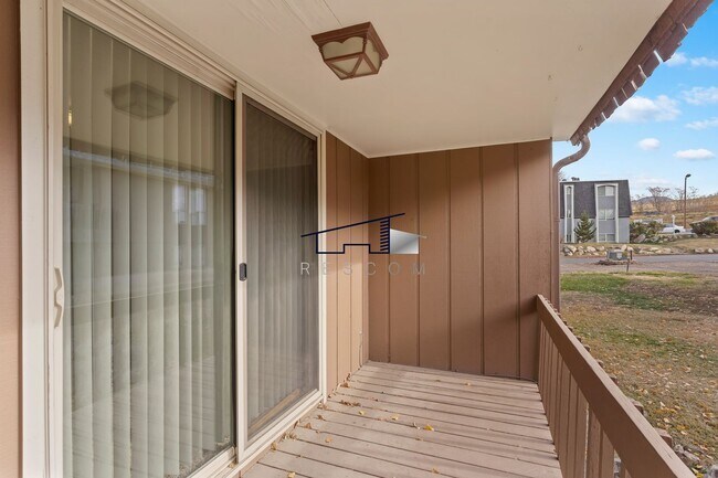 Building Photo - 350 E