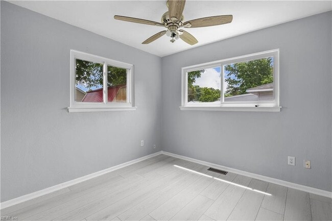 Building Photo - 528 Lavender Ln