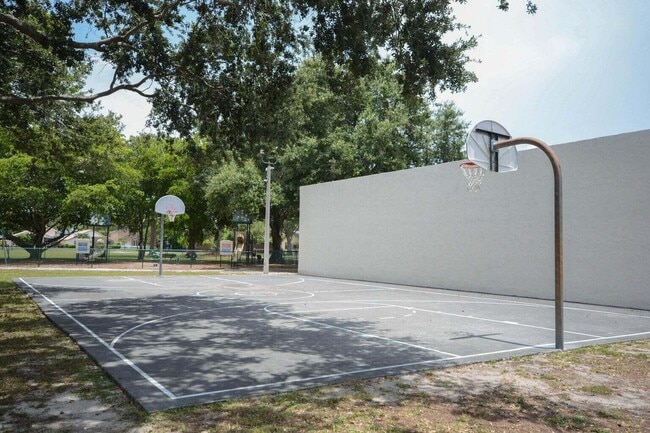 Building Photo - 122 Sherwood Cir