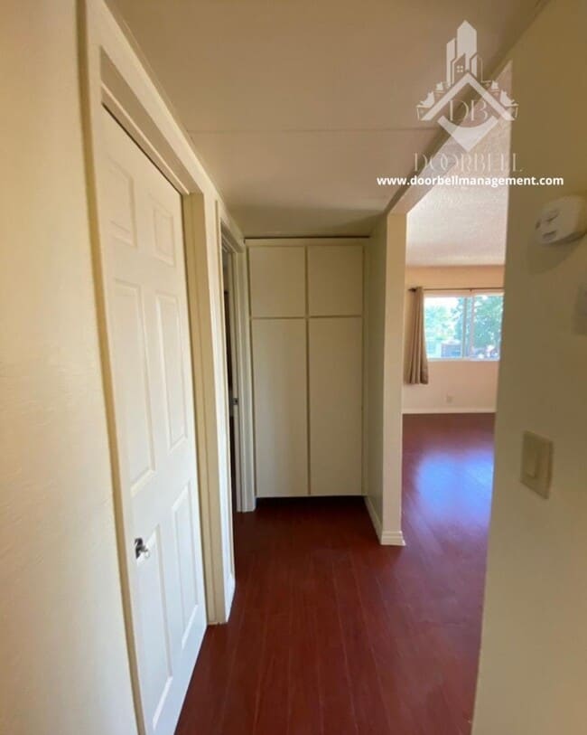 Building Photo - 265 E 2nd St