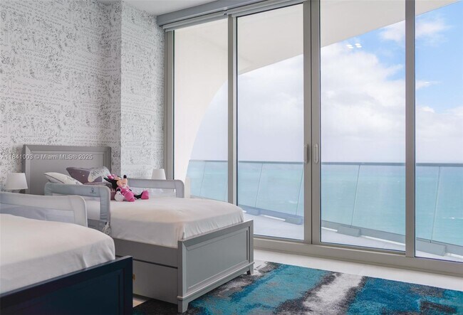 Building Photo - 16901 Collins Ave