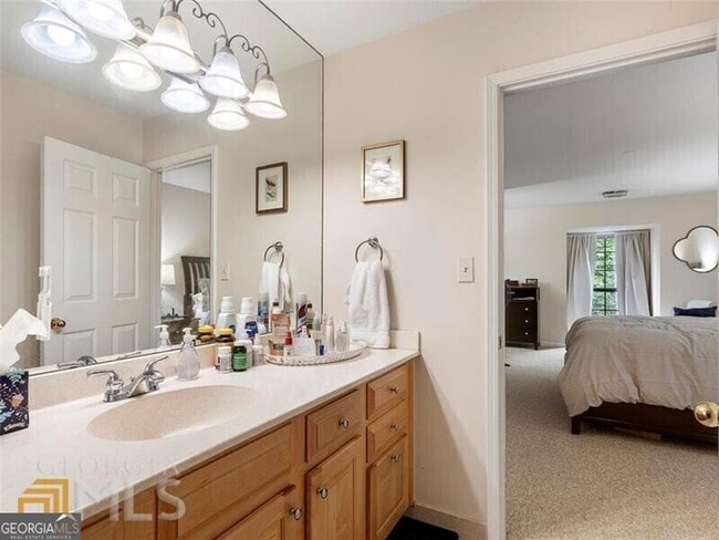 Building Photo - 4313 Pine Heights Dr NE