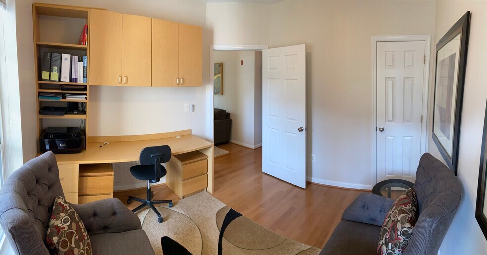 Second bedroom - 4550 Strutfield Ln