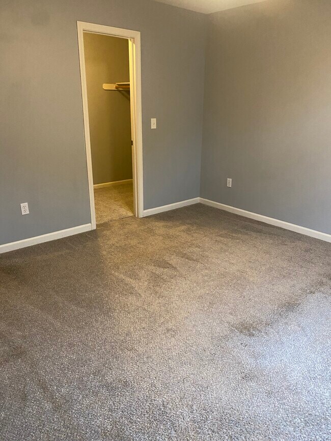 Building Photo - 246 N Ferrel St