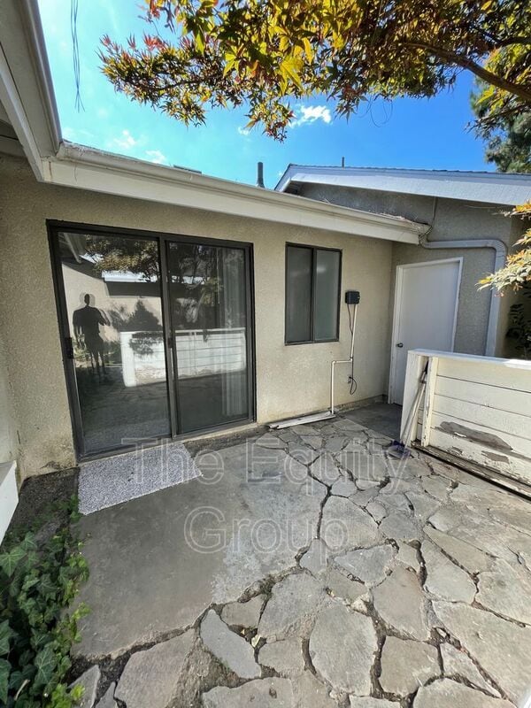 Building Photo - 1345 E Castleview Dr