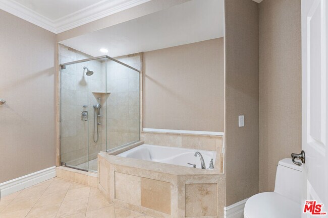 Building Photo - 850 Croft Ave