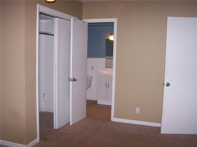 Building Photo - 10 Sequoyah Blvd