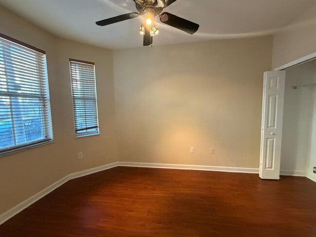 Building Photo - 4004 Shoma Dr