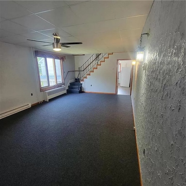 Building Photo - 3 bed 1 bath