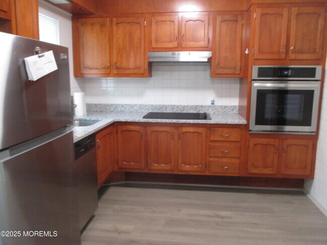 Building Photo - 52D Cambridge Ct