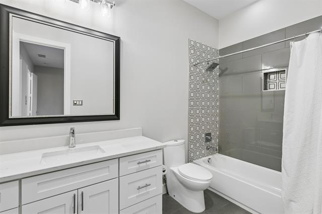 Building Photo - 4965 Blaynes View Dr