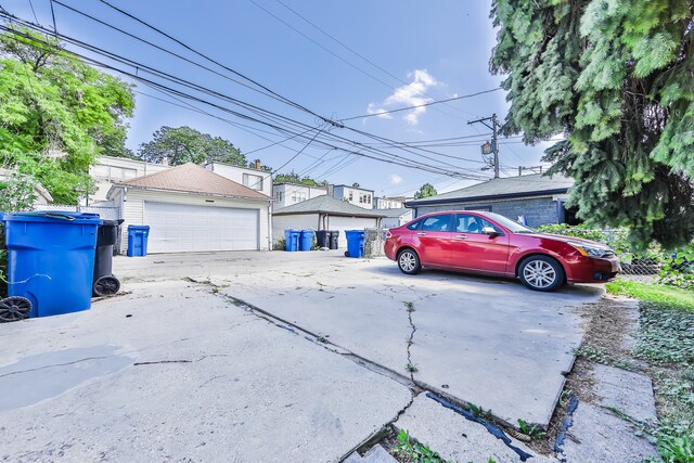 Building Photo - 3231 N Ridgeway Ave