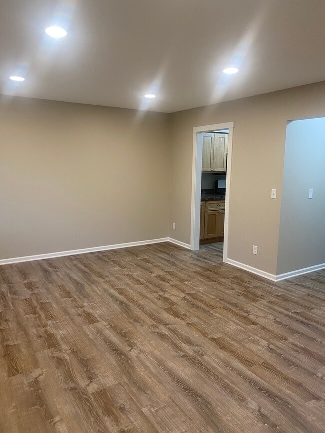 Building Photo - 15468 Pennock Ln