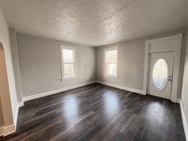 Building Photo - 109 S 13th St