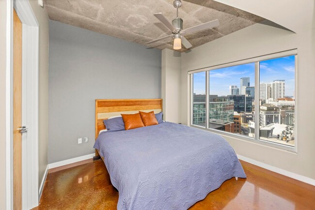 Building Photo - 600 12th Ave S