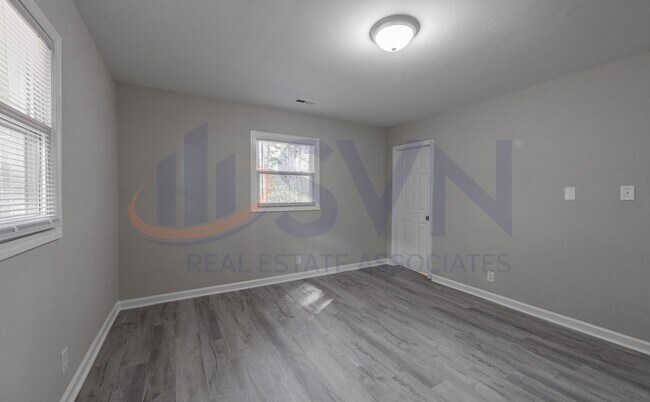 Building Photo - 1324 Bungalow Ave
