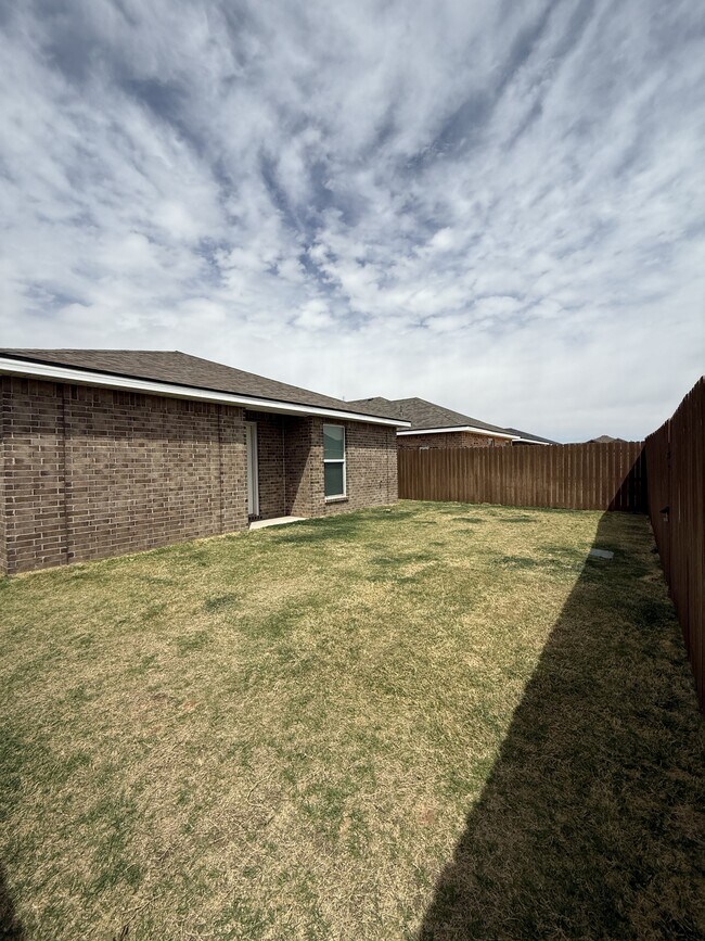 Building Photo - 14507 Quanah Ave