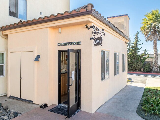 Building Photo - 750 Olivera St