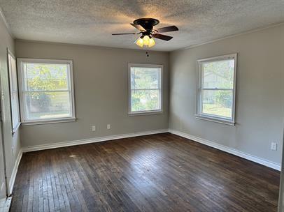 Building Photo - 128 Royal Ln