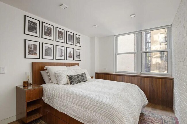 Building Photo - 3 bedroom in New York NY 10003