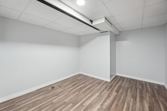 Building Photo - Move-In Ready 4 bedroom, 3 bathroom Home i...