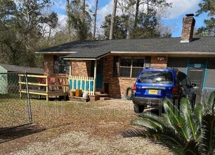 Building Photo - 18828 Star Hill Ln