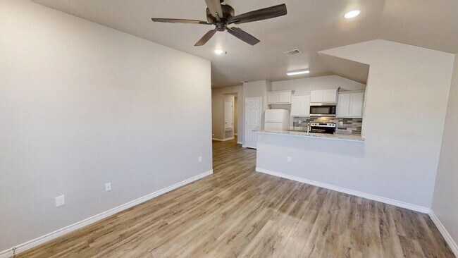 Building Photo - 130 Wind Ridge Dr