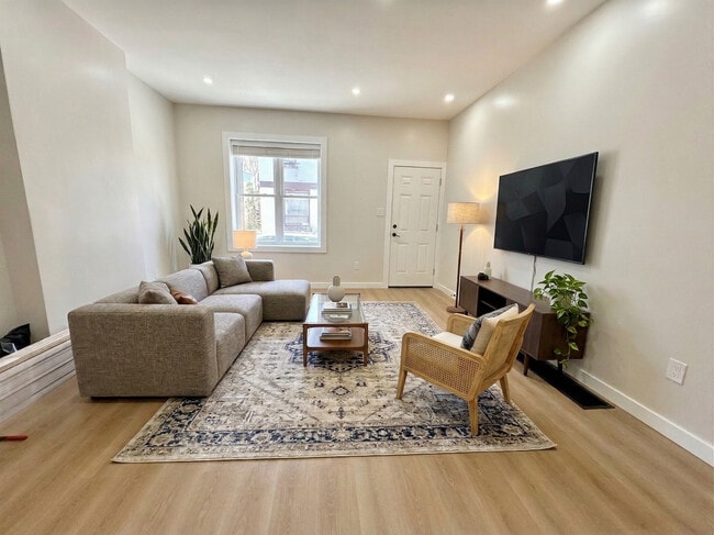 Building Photo - 1729 LeCount St