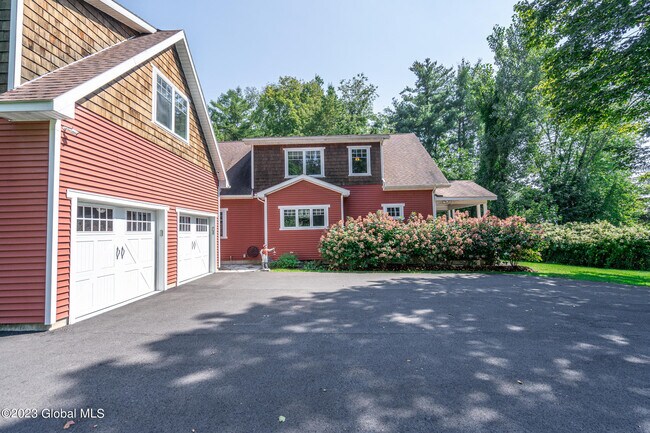 Building Photo - 219 Crescent Ave