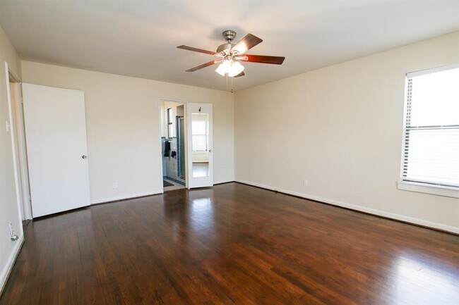 Building Photo - 6824 Southridge Dr