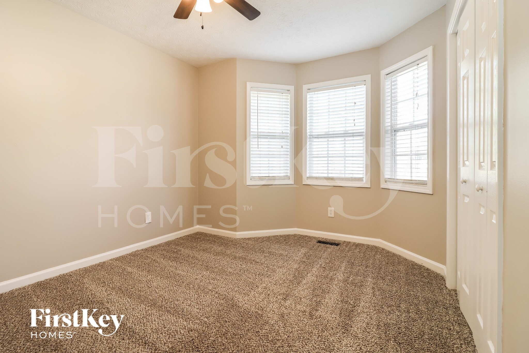 Building Photo - 333 Fairview Oak Pl