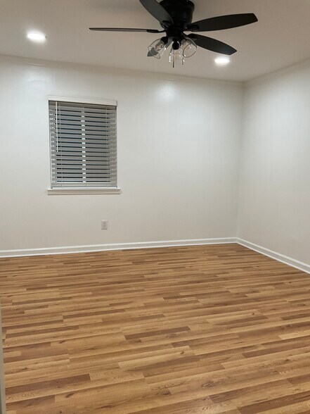 Bedroom 2 - 1010 Woodland Vlg