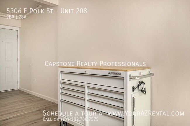 Building Photo - 5306 E Polk St