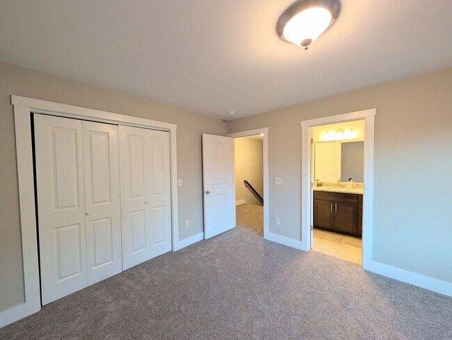 Building Photo - Arden Rental!