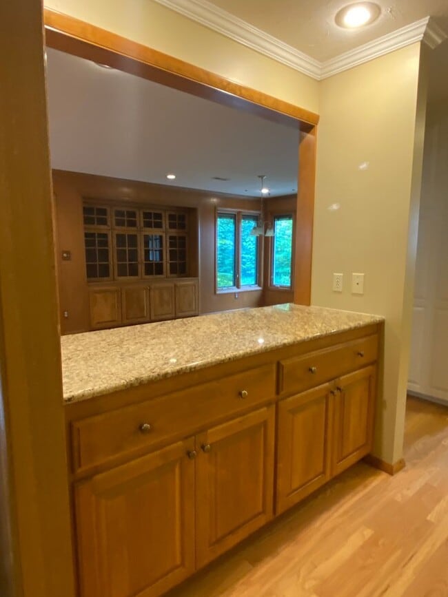 Building Photo - 3 Bed 3 Bath Home