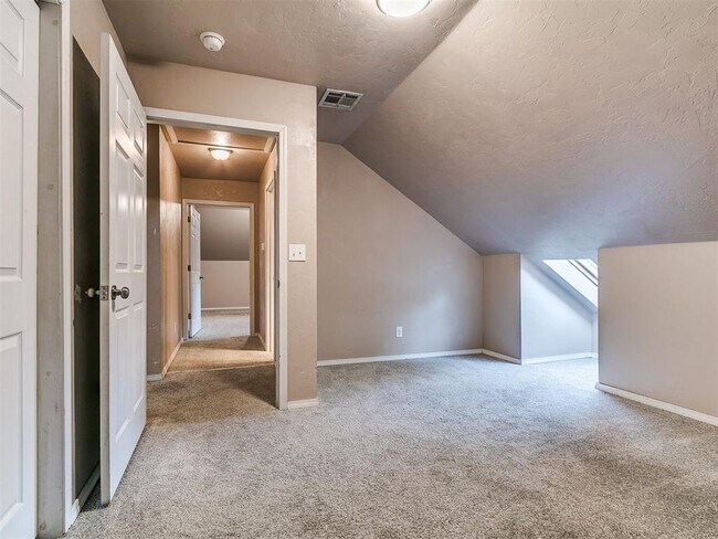 Building Photo - 1117 NW 198th St