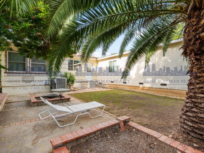 Building Photo - 6129 Pembroke Dr