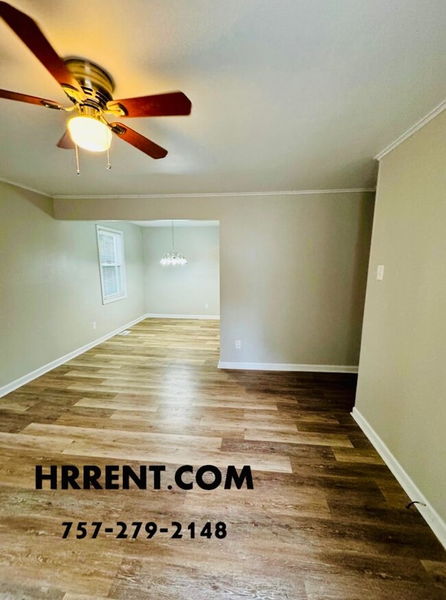 Building Photo - Amazing Newly Renovated 3 Bedroom 1 Bathro...