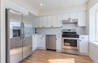 Building Photo - Secure This Beautiful Unit Today