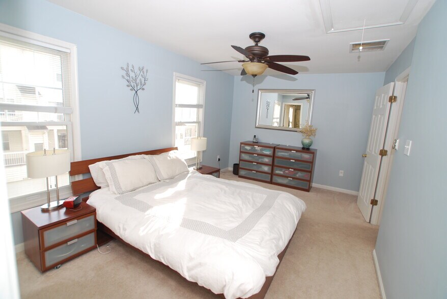 Building Photo - 686 Heathwalk Mews