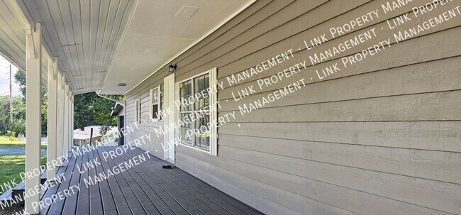 Building Photo - COMING SOON!  RENT TO OWN!  Renovated 3 Be...